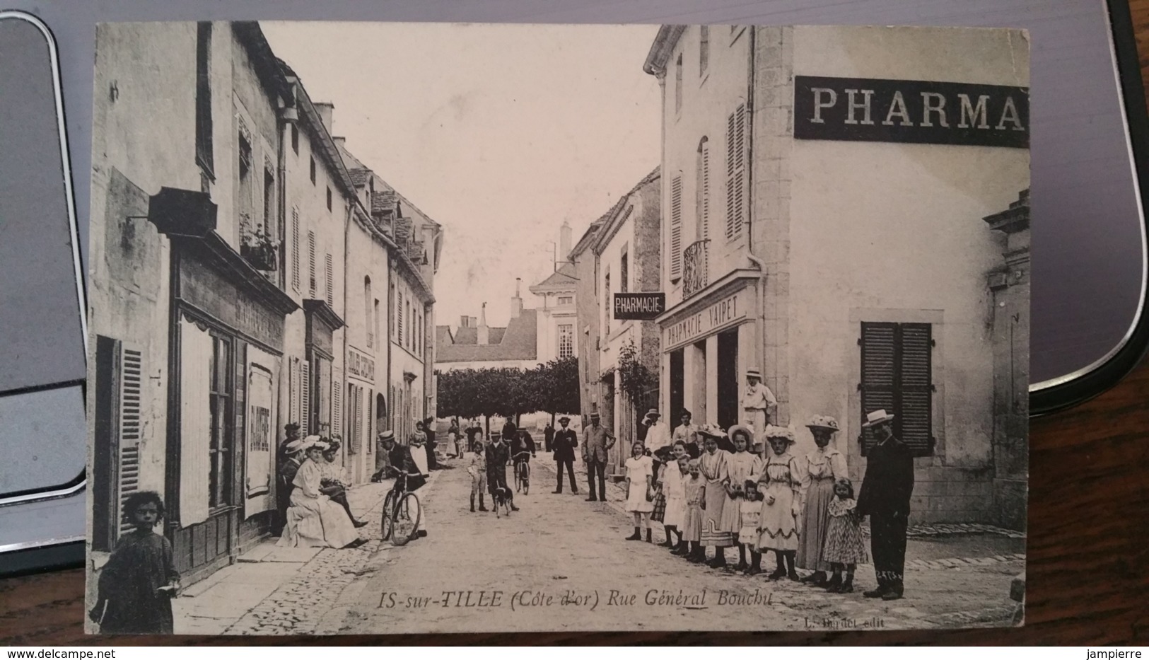 Is-sur-Tille - Rue Général Bouchu - Is Sur Tille