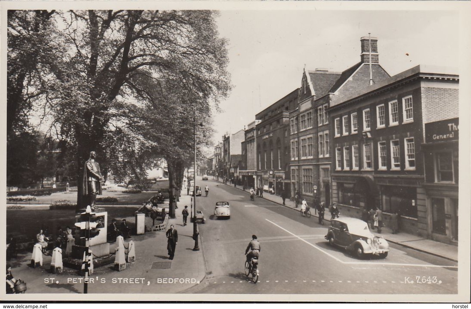 UK - Bedford - Street View - Cars - Cabrio - Bedford