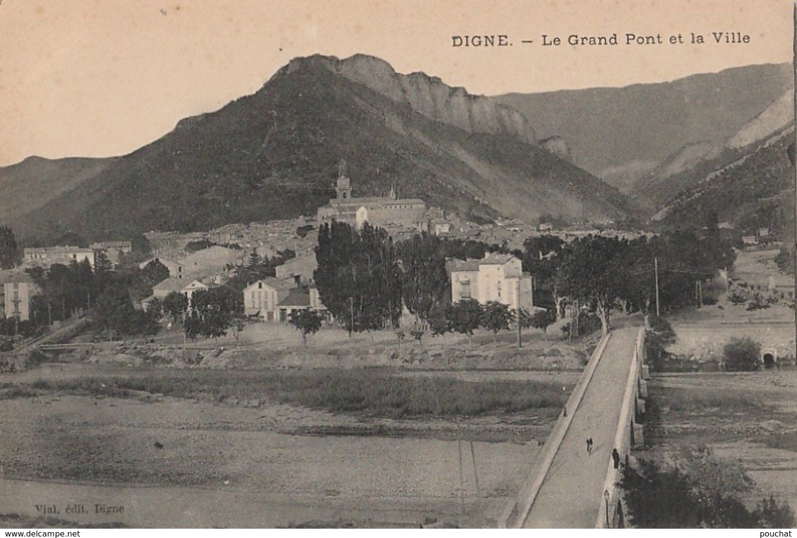 V13- 04) DIGNE - LE GRAND PONT ET LA VILLE  - (2 SCANS) - Digne