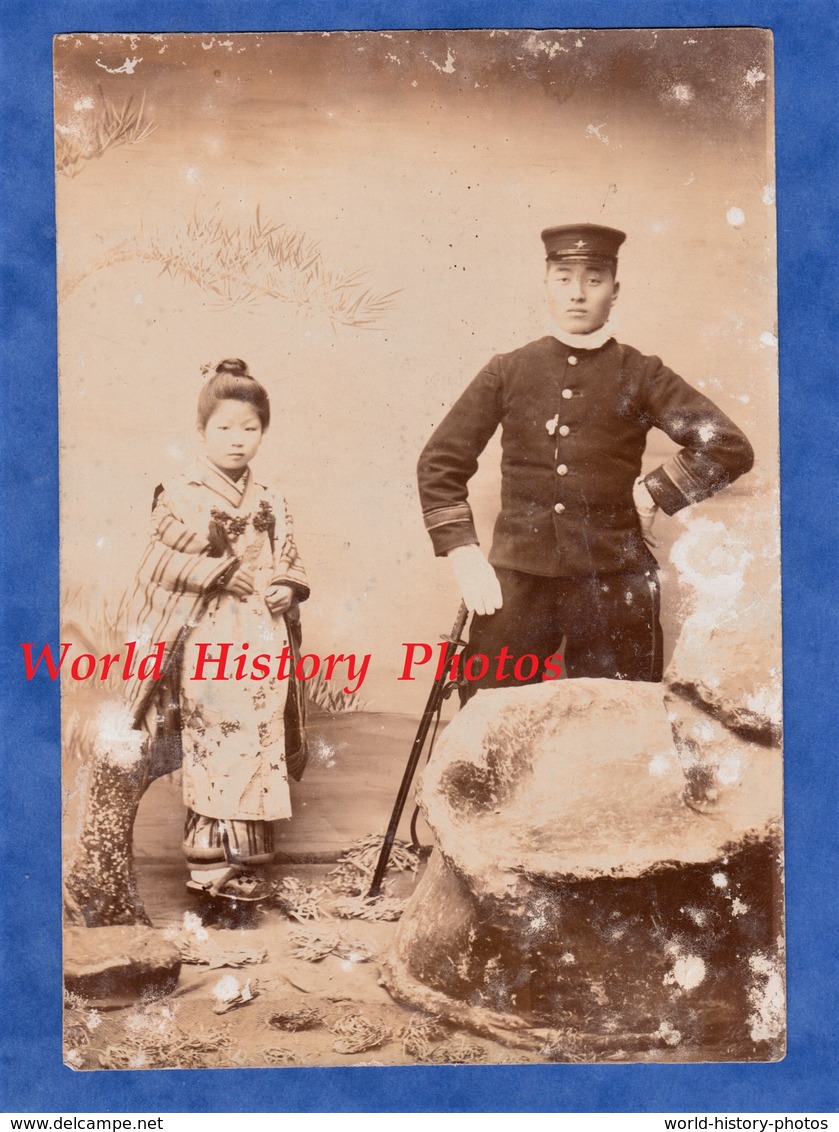 Photo Ancienne Avant Ou Début 1900 - JAPON - Portrait Petite Fille & Militaire Japonais - Mode Garçon Enfant Asia Japan - Anciennes (Av. 1900)