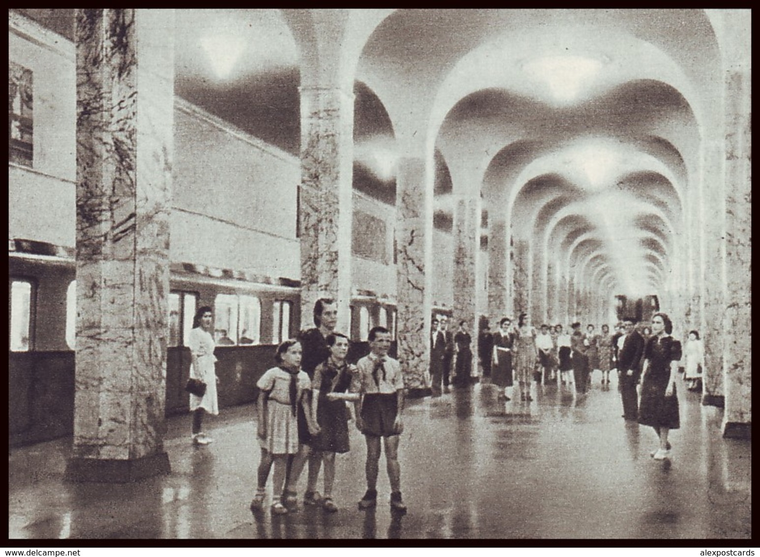 RUSSIA (USSR, 1954). MOSCOW METRO SUBWAY. HALL OF UNDEGROUND STATION ''ZAVOD IMENI STALINA''. Unused Postcard - Métro