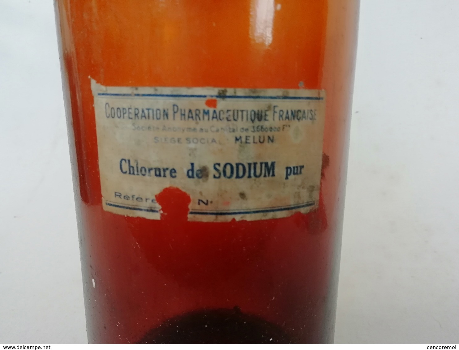 flacon de pharmacie ancien, verre soufflé-moulé avec étiquette, Melun