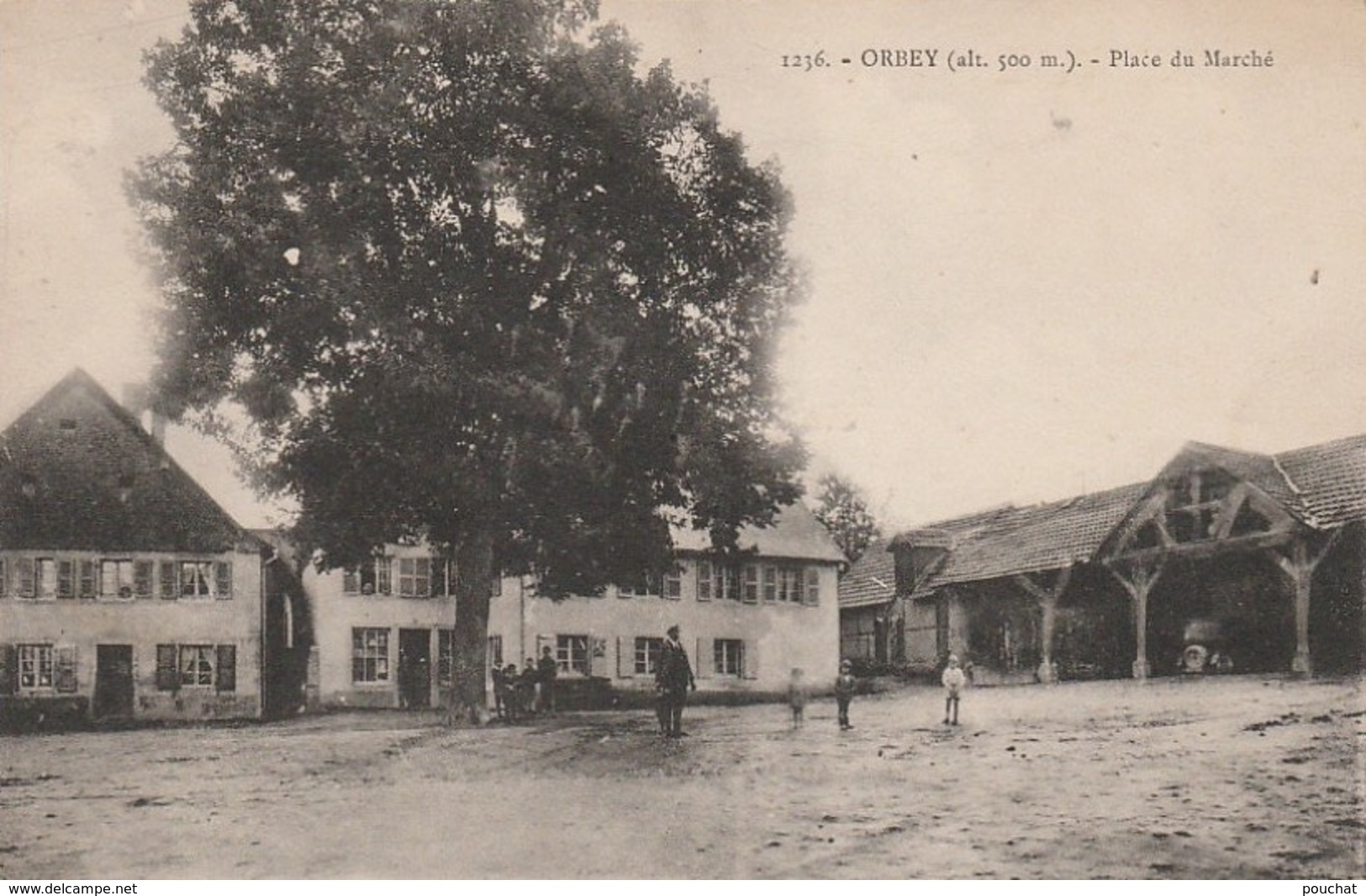 C4-68) ORBEY (alt.500m.) PLACE DU MARCHE  - (ANIMEE  - 2 SCANS) - Orbey