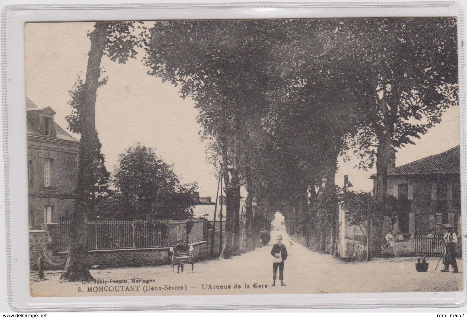 CARTE POSTALE  MONCOUTANT 79  L'avenue De La Gare - Moncoutant