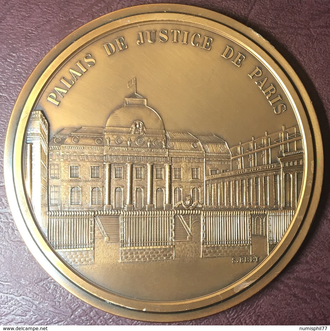 FRANCE - Médaille PALAIS DE JUSTICE PARIS / Numérotée 88/100 - Profesionales/De Sociedad