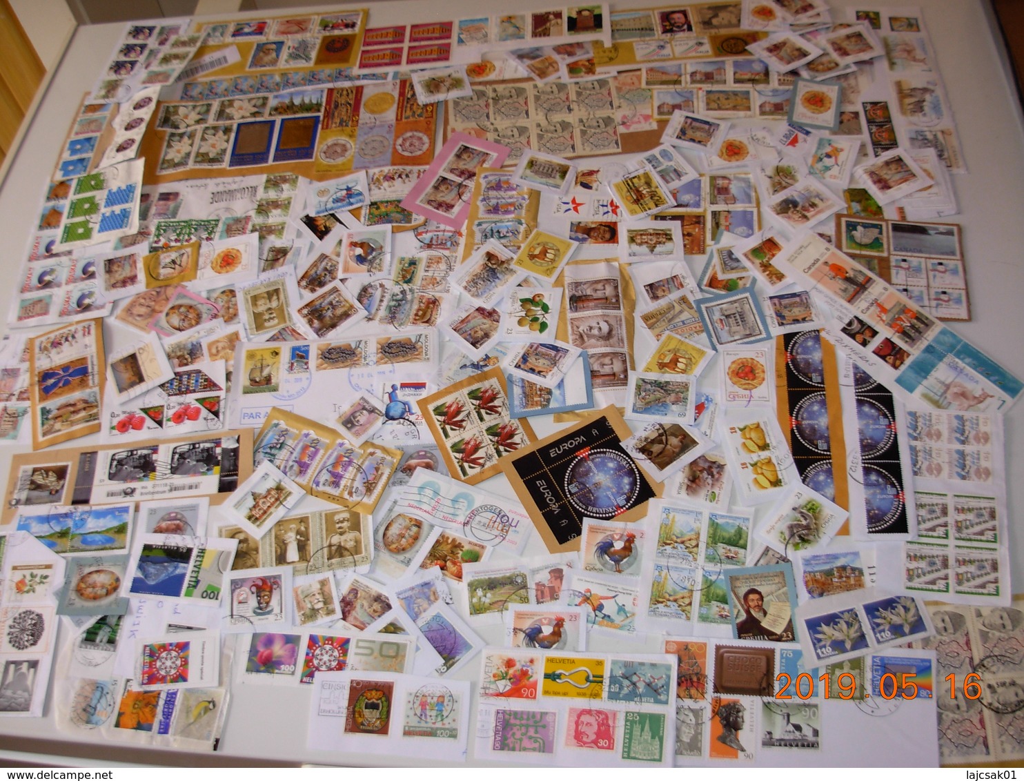 Stamps On Paper From Serbia,Moldova,Croatia,Bosnia,Thailand,Switzerland,Italy..all From The Picture - Lots & Kiloware (mixtures) - Max. 999 Stamps