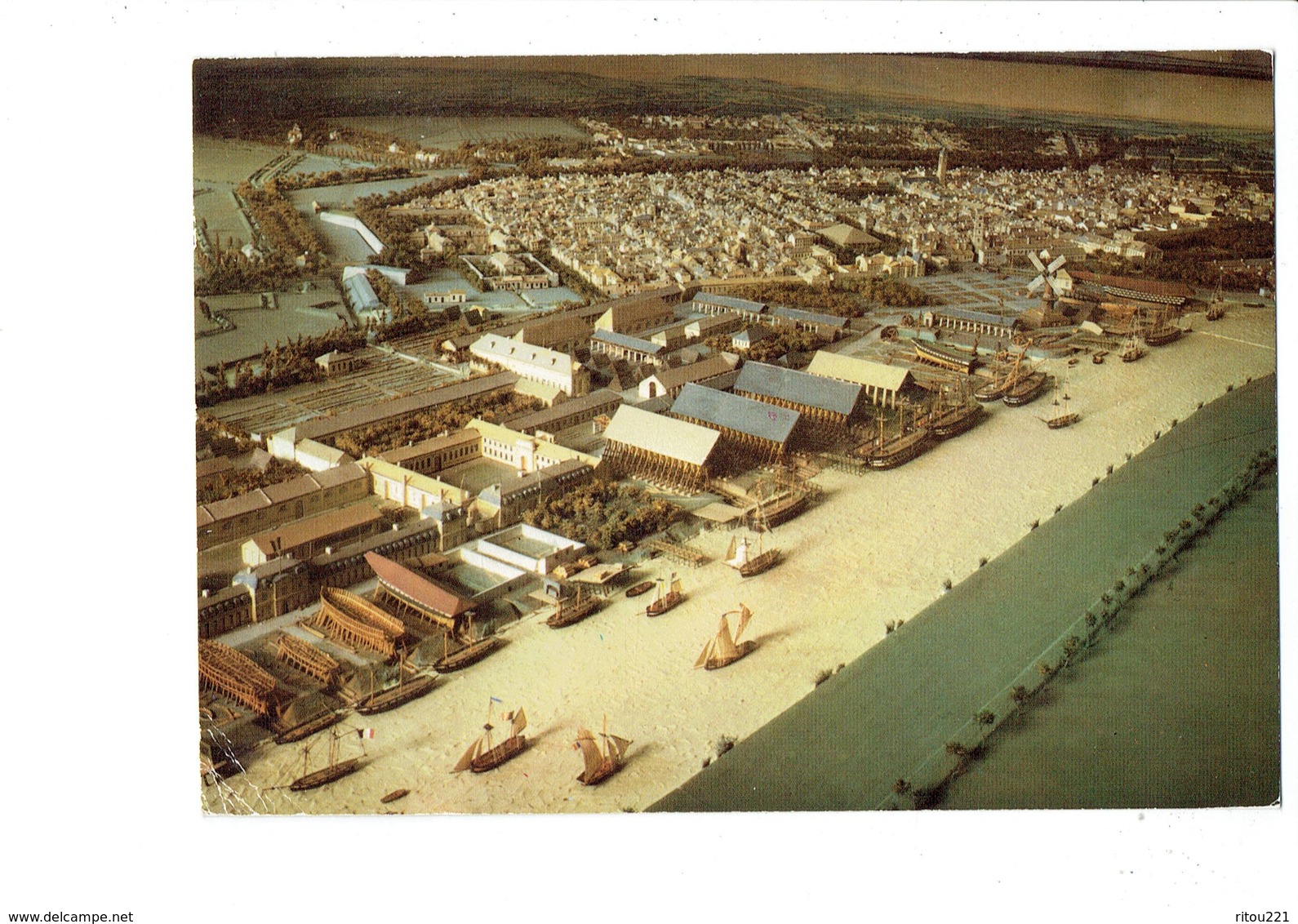 Cpm - 17 - ROCHEFORT SUR MER - Maquette De L'arsenal Par Touboulic - 1978 - Bateau Moulin - Rochefort