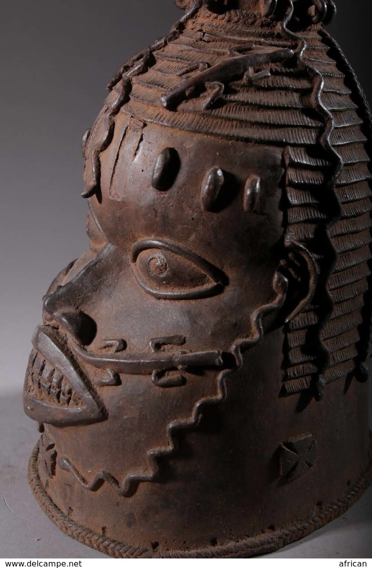 Art africain Tête de roi Oba du royaume d'Ifé