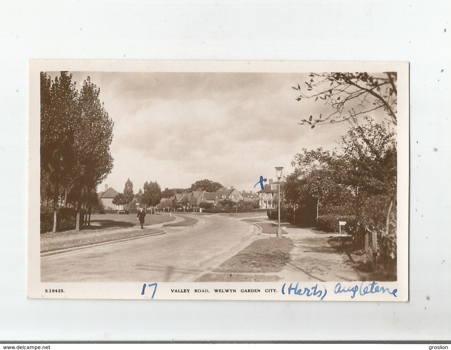 WELWYN GARDEN CITY 19435 VALLEY ROAD - Hertfordshire