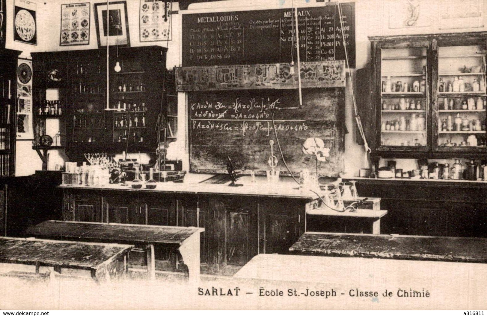 SARLAT ECOLE ST JOSEPH CLASSE DE CHIMIE - Sarlat La Caneda