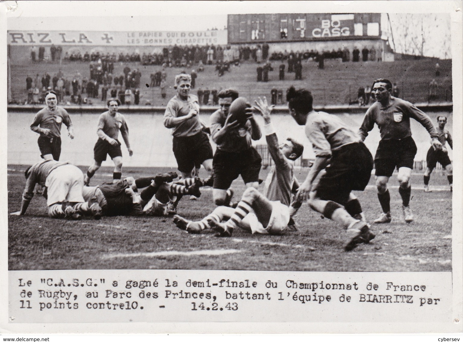 LE C.A.S.G. A Gagné La Demi-finale Du Championnat De France De Rugby, Au Parc Des Princes, Battant BIARRIZ - 18 X 13 Cm - Rugby