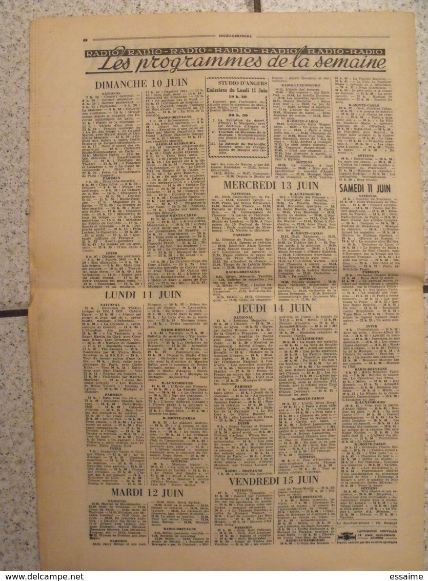 16 revues Anjou-Dimanche de 1951. 1ère année, n° 1 à 16 (collection complète ?). Angers. très rare hebdo local. barangé