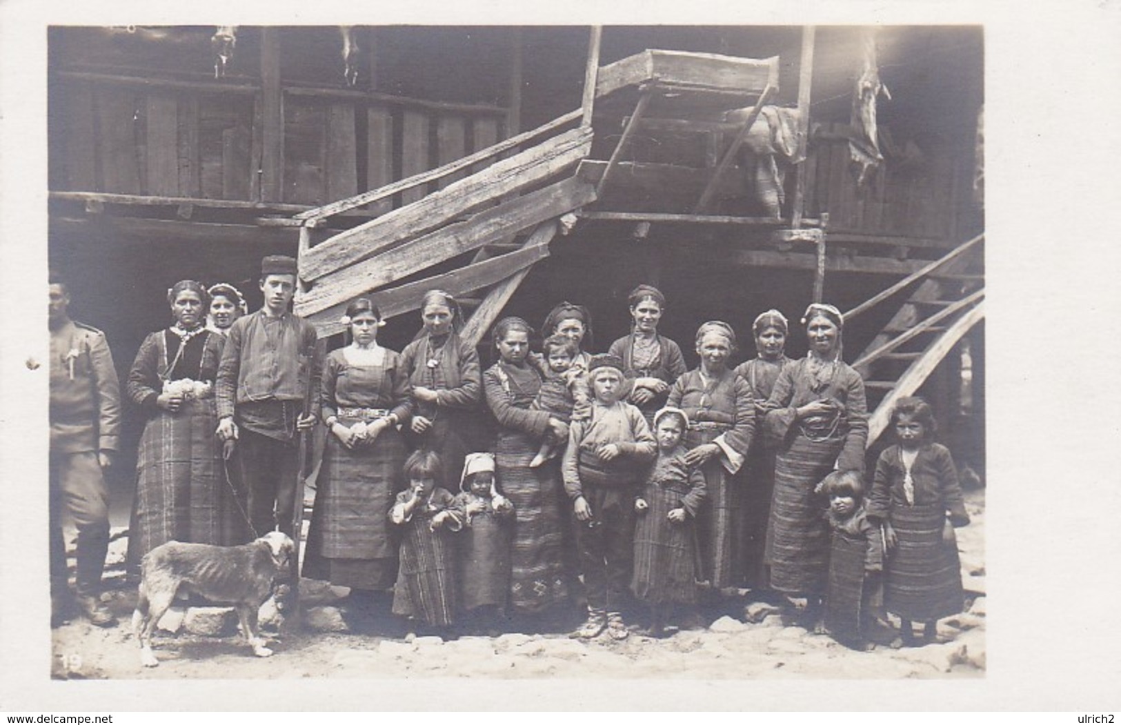 AK Foto Einheimische Männer, Frauen Und Kinder - Südosteuropa - Bulgarien Rumänien (?) - Ca. 1915  (41958) - Europa