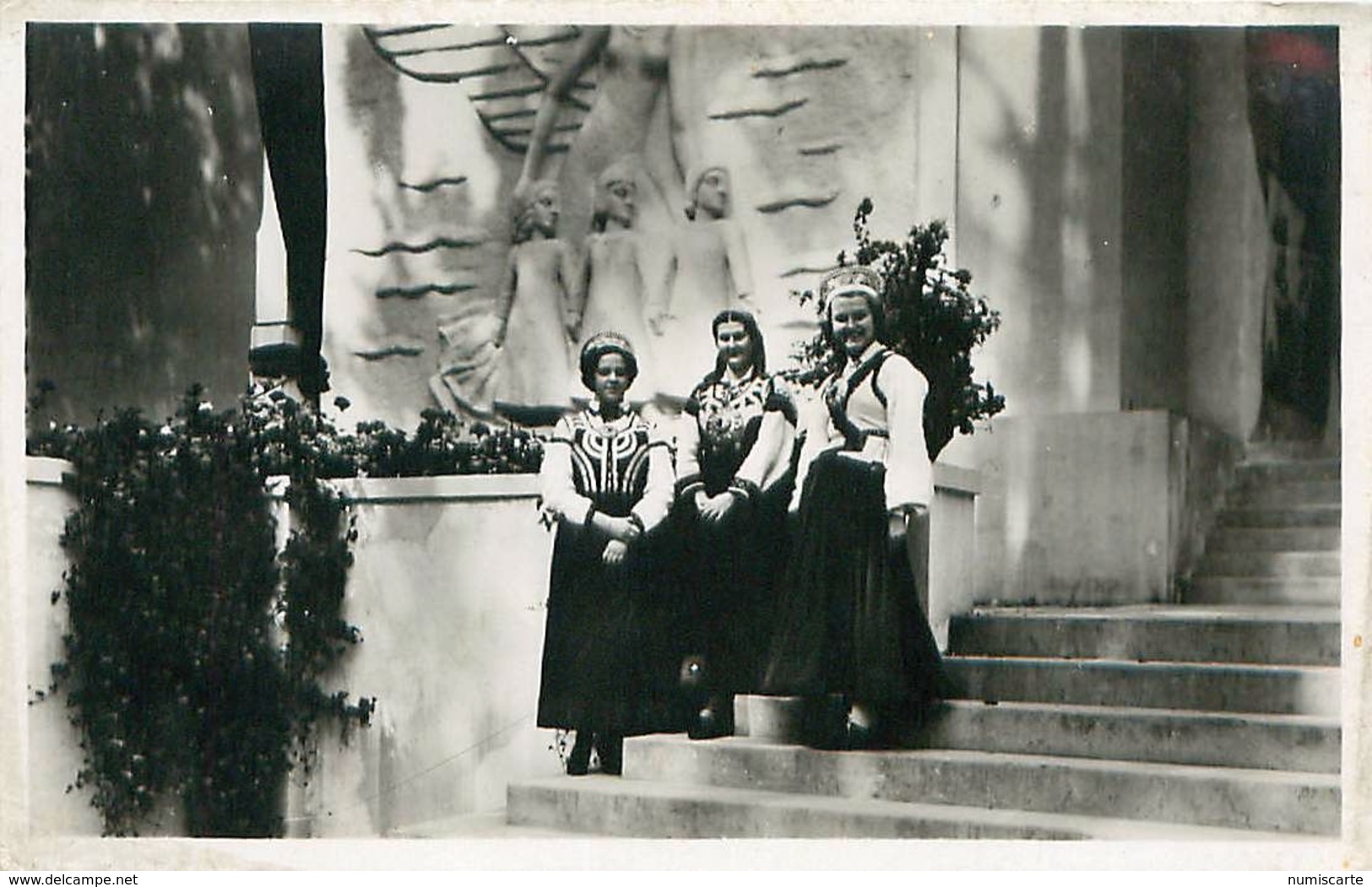 Cpsm Jeunes Filles Lettonnes En Costume National Exposition Paris 1937 - Lettonie