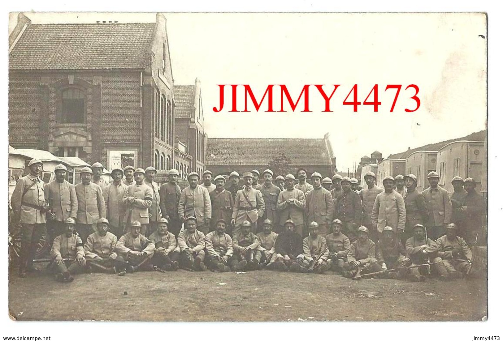 CPA - Portrait D'un Groupe De Soldats Devant La Caserne - Edit. R. Guillemot Boespflug Et Cie  - Scans Recto-Verso - Guerre 1914-18