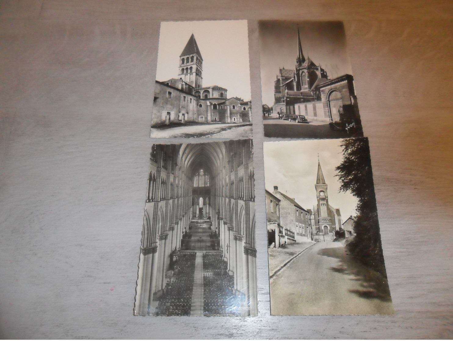 Lot de 60 cartes postales de France S. M. petit format brillante      Lot van 60 postkaarten van Frankrijk