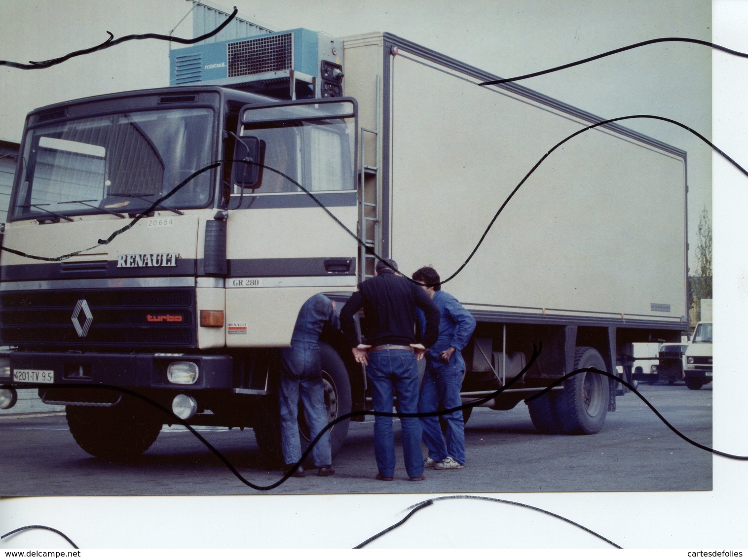 PHOTO COULEUR. CAMION RENAULT . - Automobiles