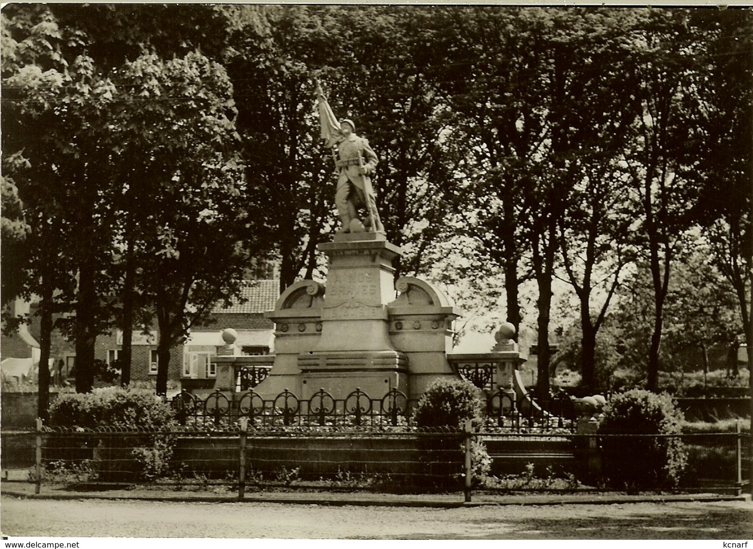 CP De OUFFET " Monument Aux Morts " - Ouffet