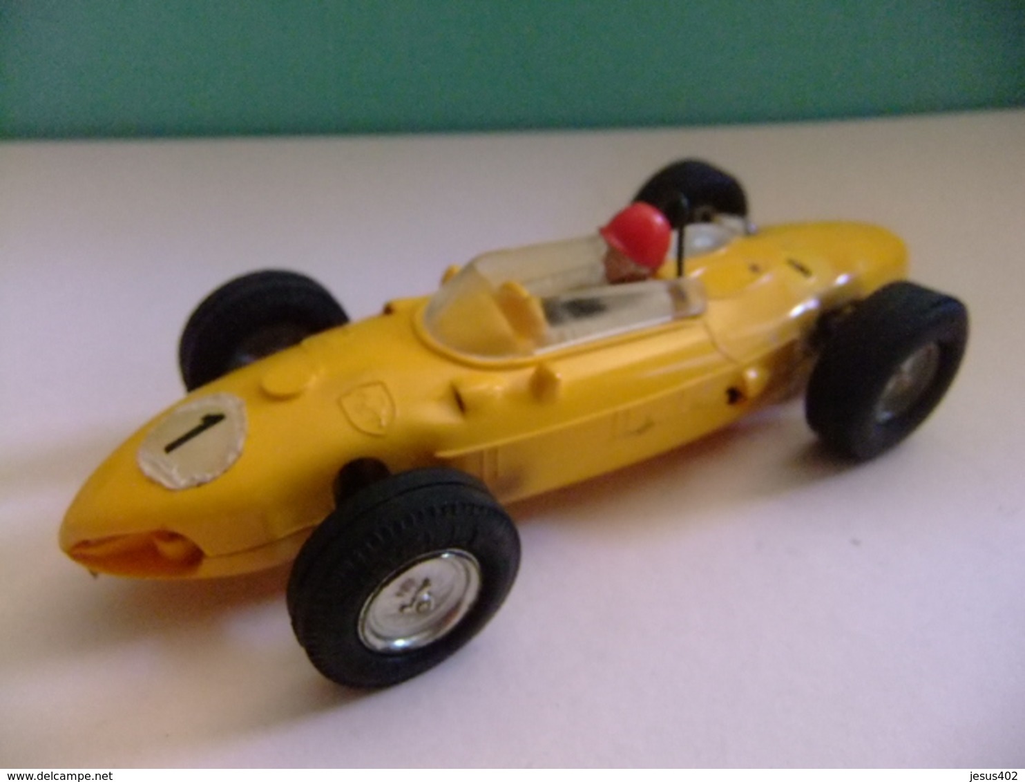 SCALEXTRIC FERRARI V 6 SHARNOSE TRIANG // AMARILLO N 1 GUIA FIJA  // MADE IN SPAIN - Circuiti Automobilistici