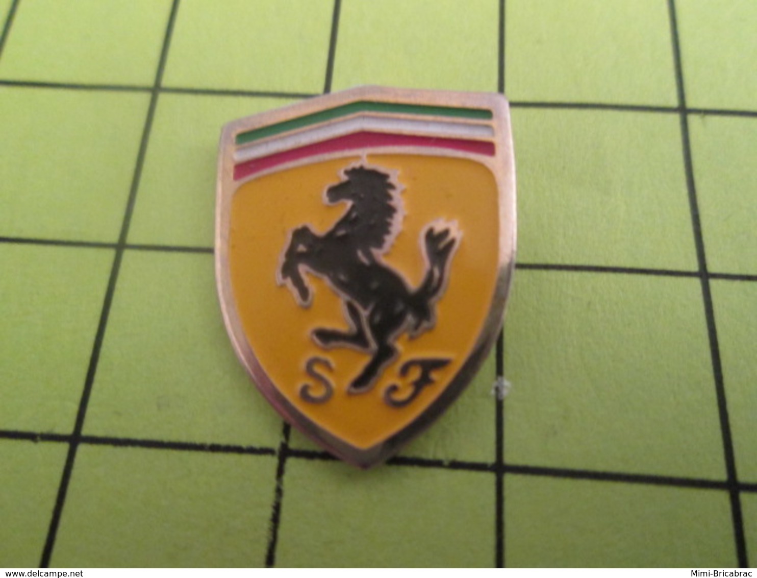 115d Pins Pin's / Rare & TB état / THEME : AUTOMOBILES / CHEVAL CABRE LOGO SCUDDERIA FERRARI Pas Lolo Hélas ! - Ferrari