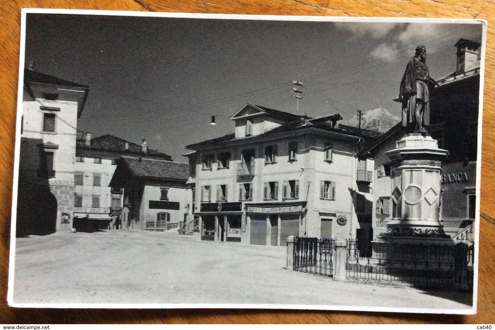 PIEVE DI CADORE PIAZZA TIZIANO CARTOLINA CON AMBULANTE LINEA CADORE - BELLUNO (D) 22/3/20  R - Storia Postale