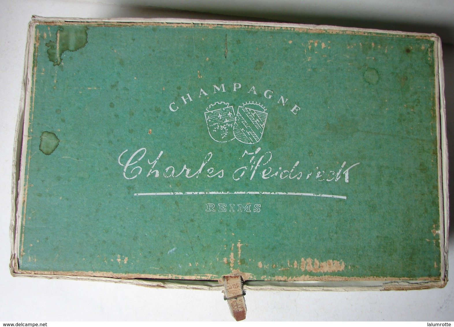 Boite. 30. Ancien Coffret En Carton Pour Deux Bouteilles De Champagne Charles Heidsieck. Reims - Boîtes