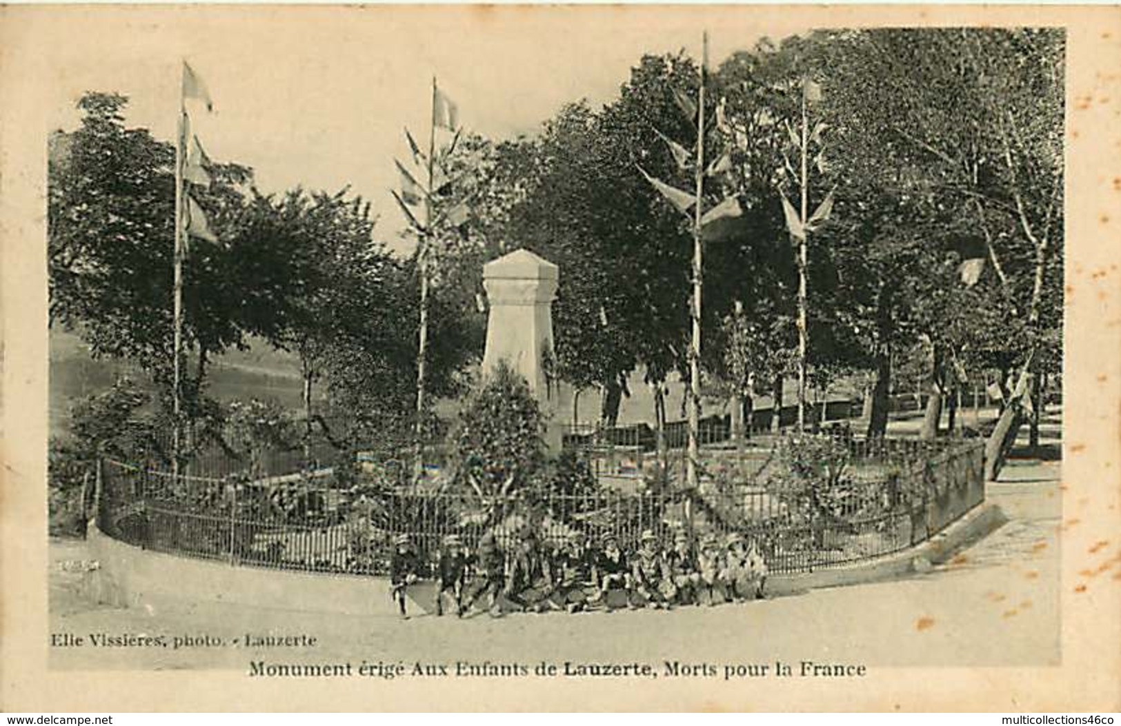 190619 - 82 LAUZERTE Monument érigé Aux Enfants De Lauzerte Morts Pour La France - GUERRE MILITARIA - Lauzerte