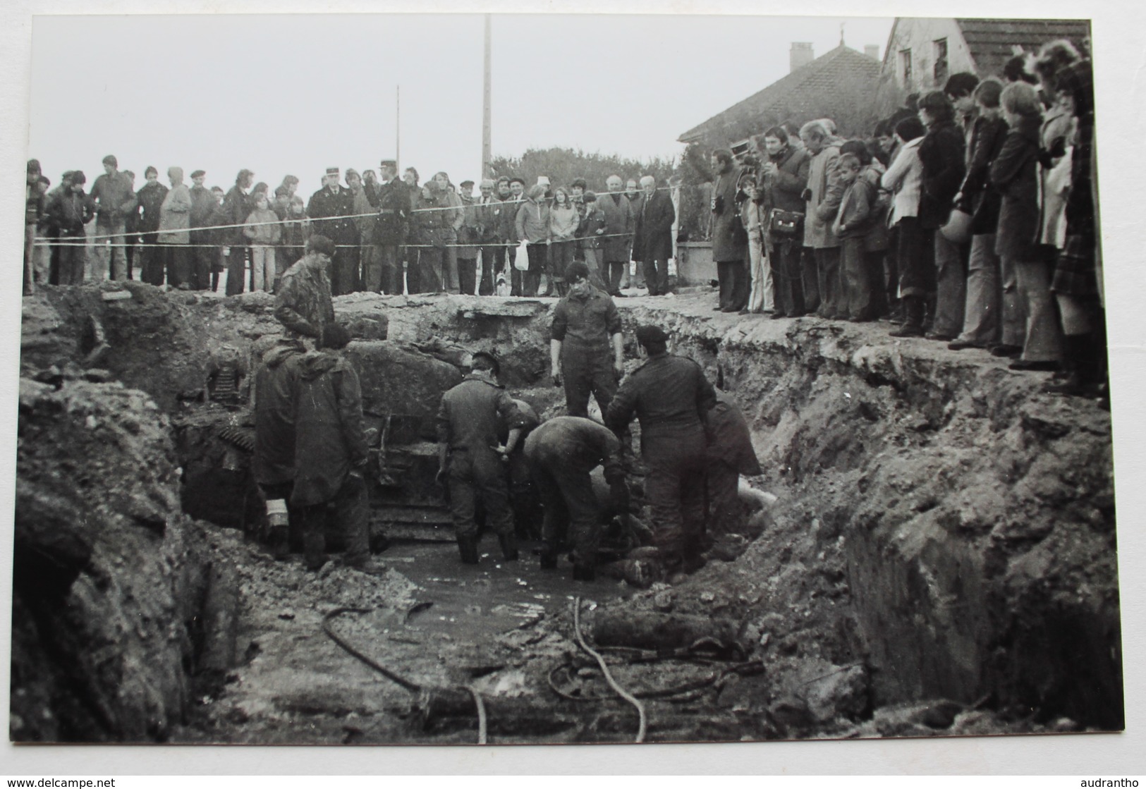 5 photographies Graye Sur Mer Char Churchill Charlie 1 retrouvé en 1976  Bill Dunn seconde guerre mondiale WW2