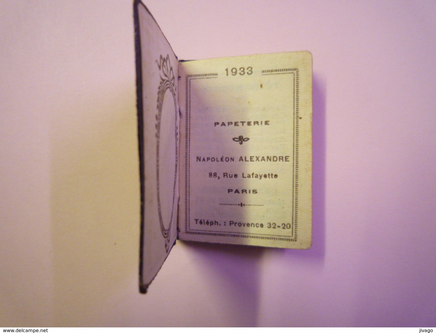 2019 - 1759  Très Joli Mini Calendrier  1933  (format  4,5 X 3,5cm)   - Small : 1921-40