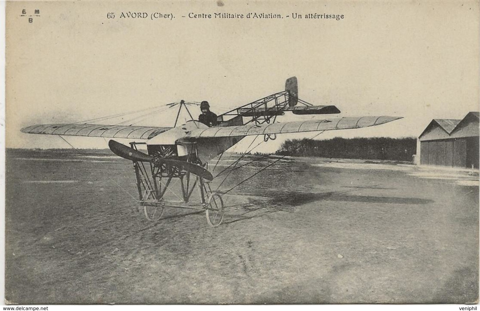 CARTE AVIATION - AVORD -CHER -CENTRE MILITAIRE D'AVIATION -UN ATERRISSAGE - 1914-1918: 1ste Wereldoorlog