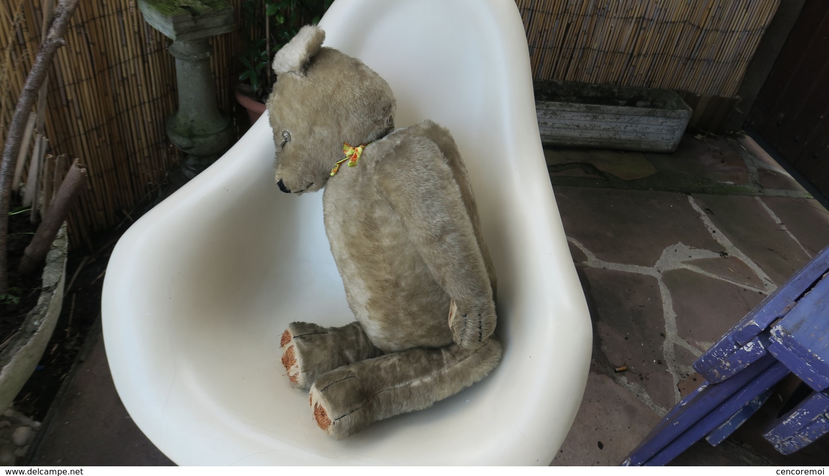 ancien et très grand nounours, ours, peluche au dos bossu