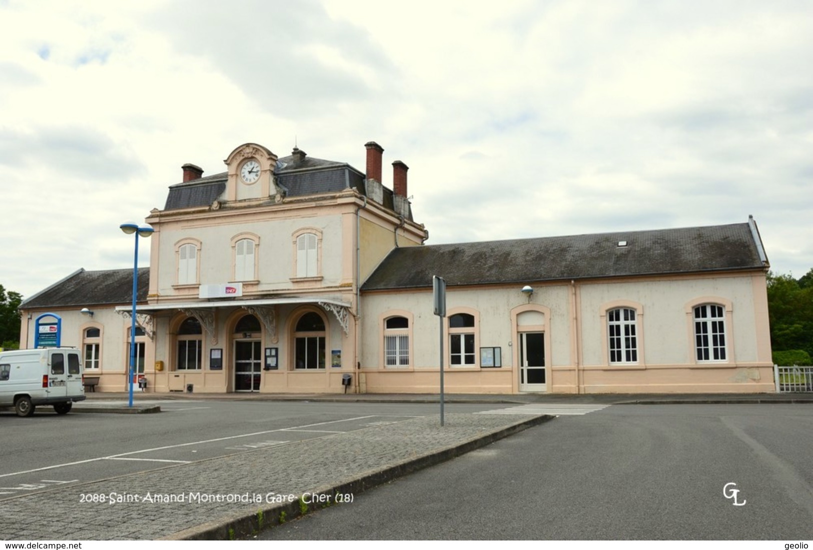 Saint-Amand-Montrond (18)- La Gare (Edition à Tirage Limité) - Saint-Amand-Montrond