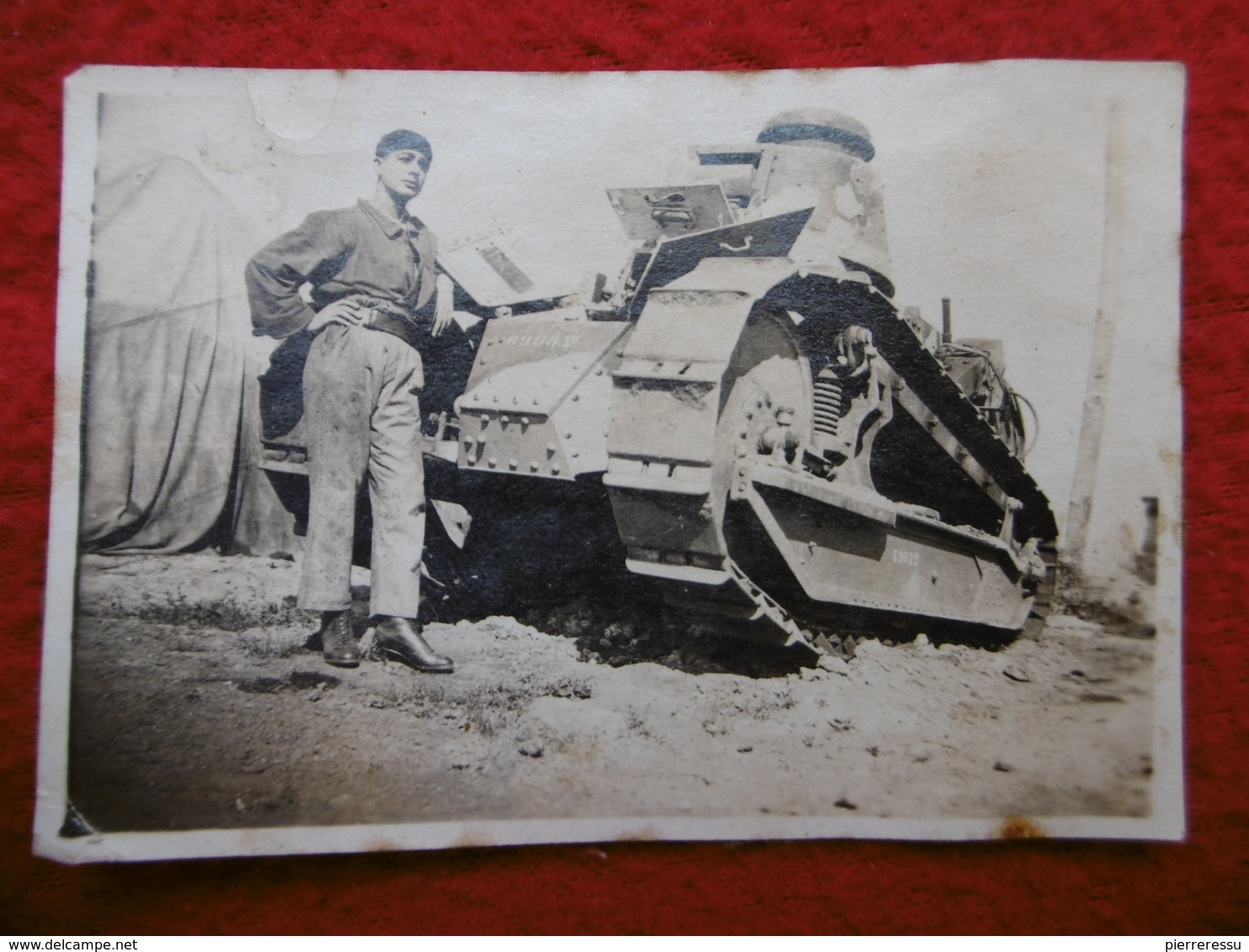 TANK FRANCAIS PHOTO 8.5 X 6 - War, Military