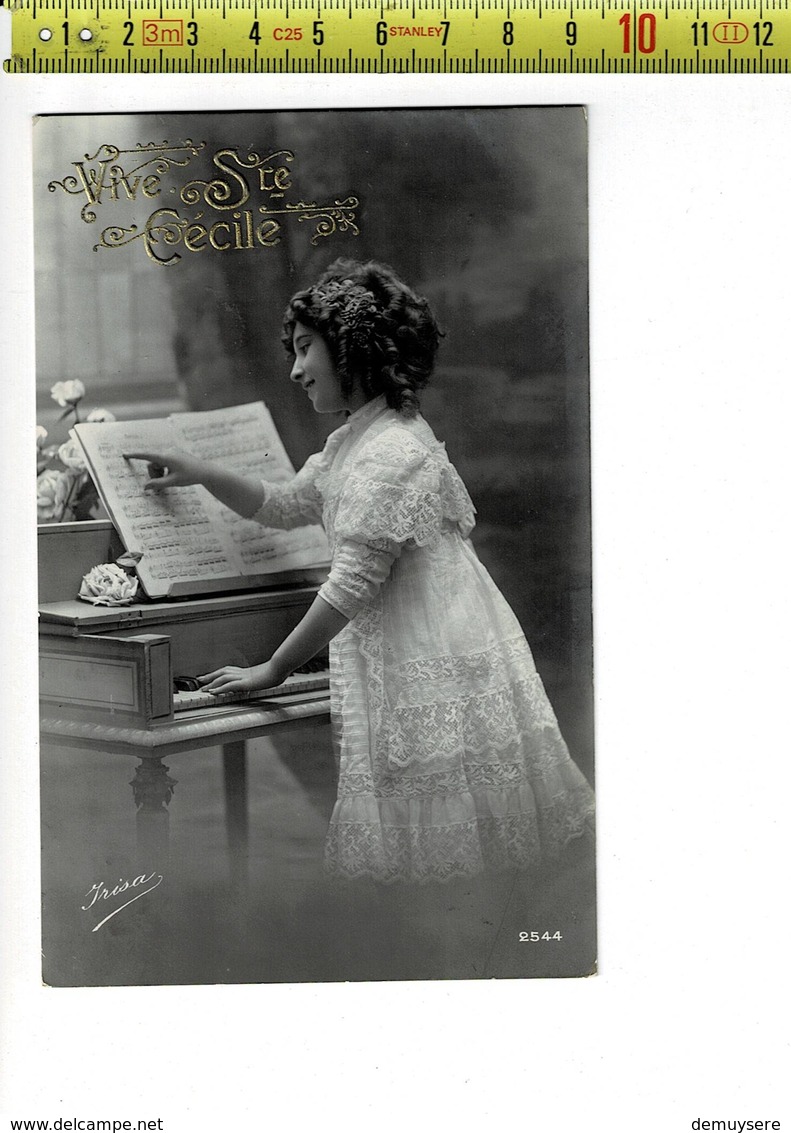 51416 - FEMME AUX PIANO - VROUW MET PIANO - Women