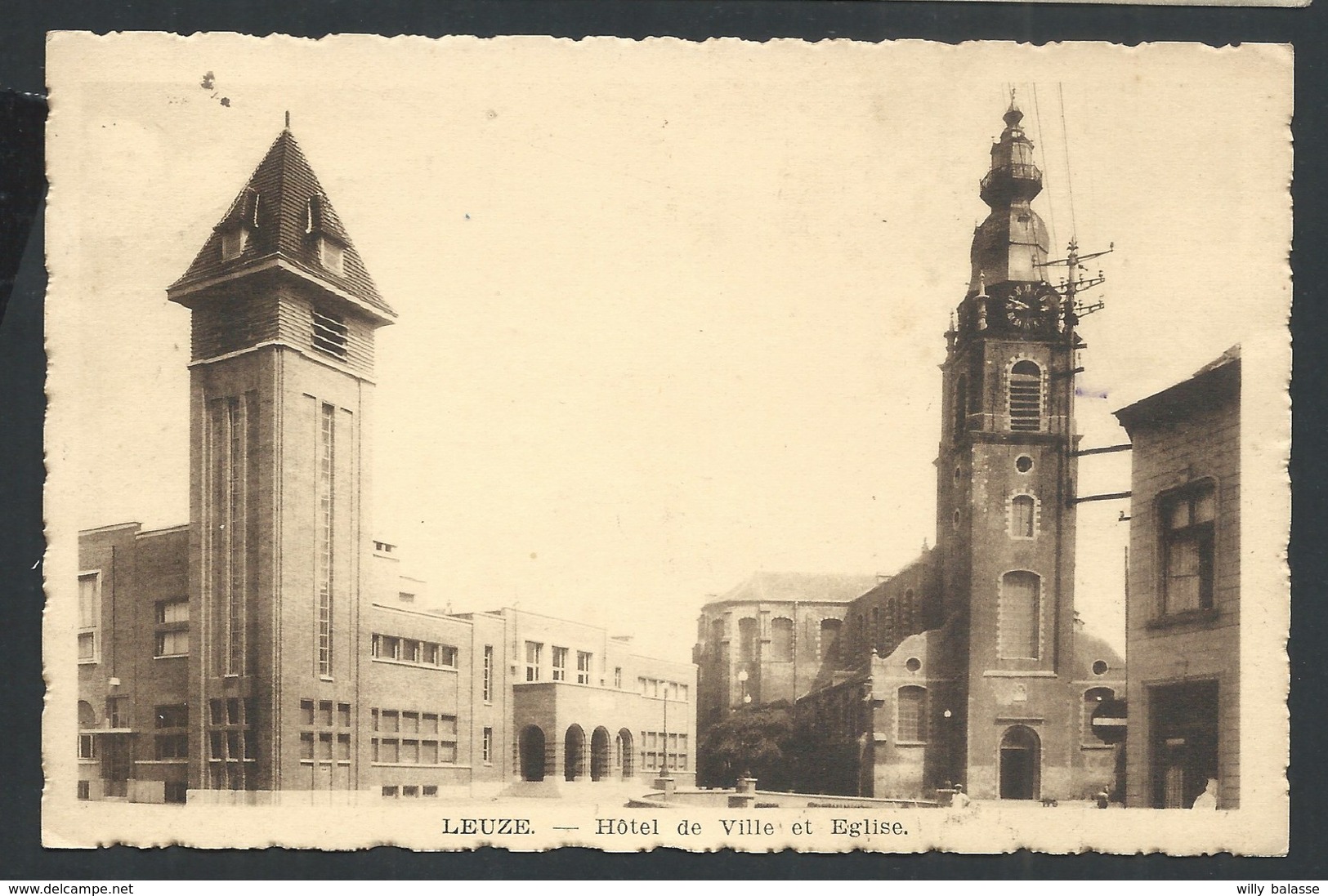 +++ CPA - LEUZE - Hôtel De Ville Et Eglise   // - Leuze-en-Hainaut