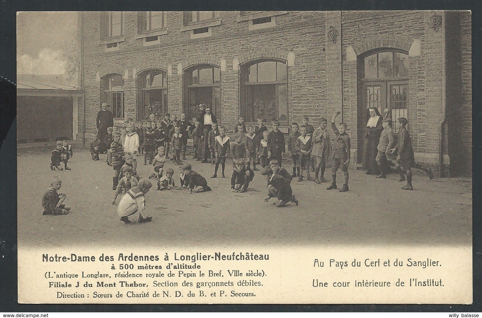 +++ CPA - LONGLIER - NEUFCHATEAU - Notre Dame Des Ardennes- Mont Thabor - Débiles - Cour Intérieure De L'Institut  // - Neufchâteau