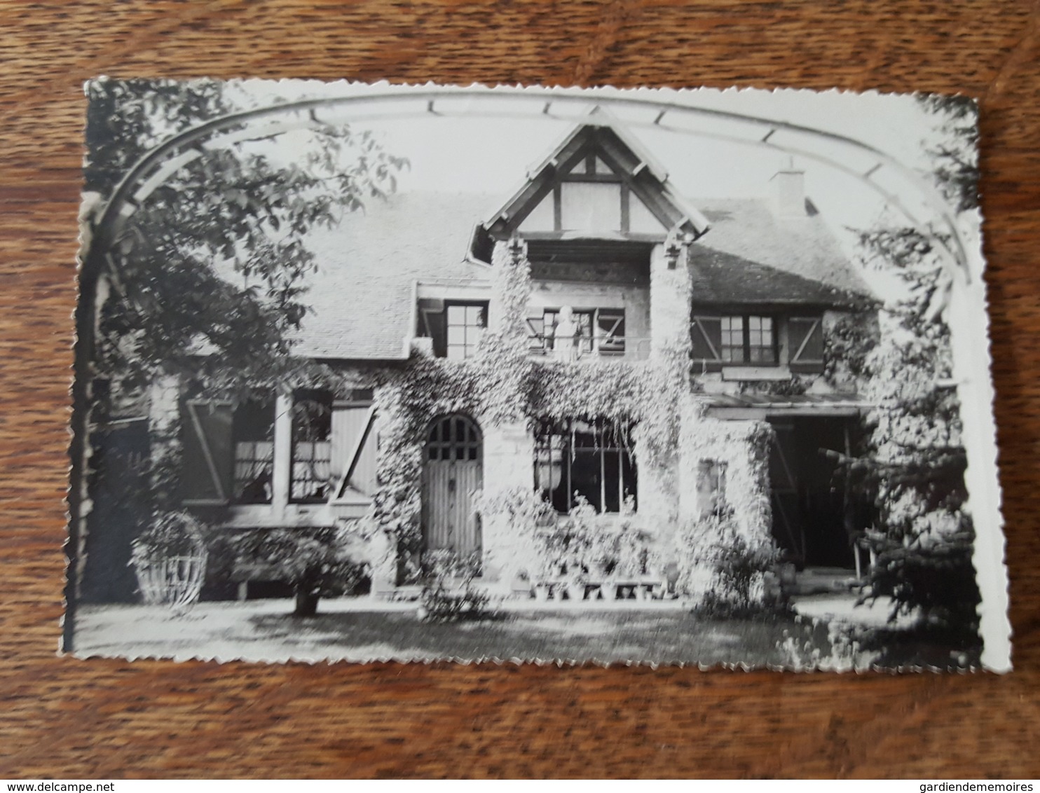 Bois Le Roi - Carte Photo - Villa  "La Landrière" Avec La Propriétaire à La Fenêtre (Mme Suzanne Landry Ou Laudry) - Bois Le Roi