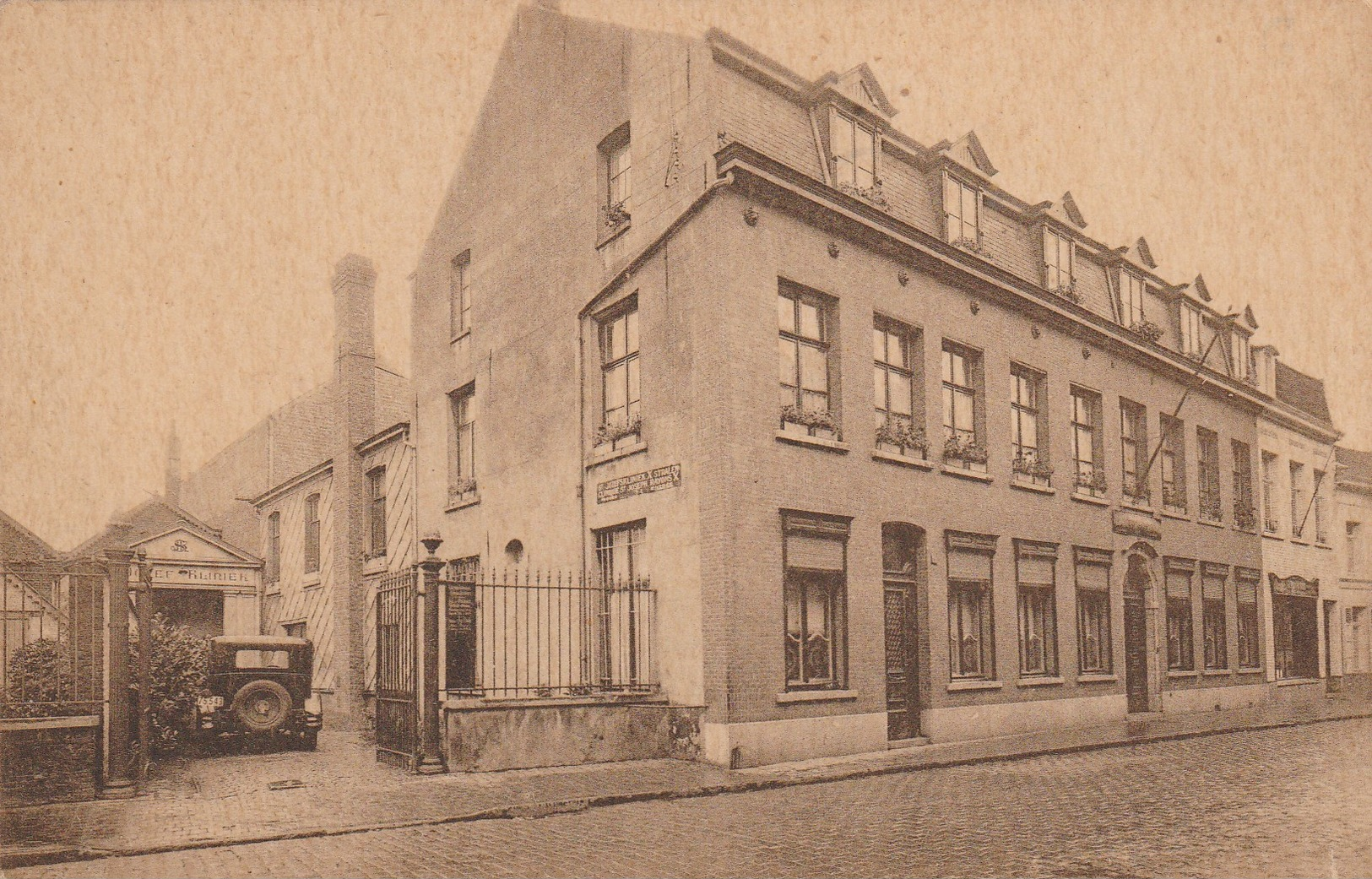 Vilvorde , Vilvoorde ,St Joseph Kliniek : Voorgevel ; Clinique Saint Joseph , Façade Principale - Vilvoorde