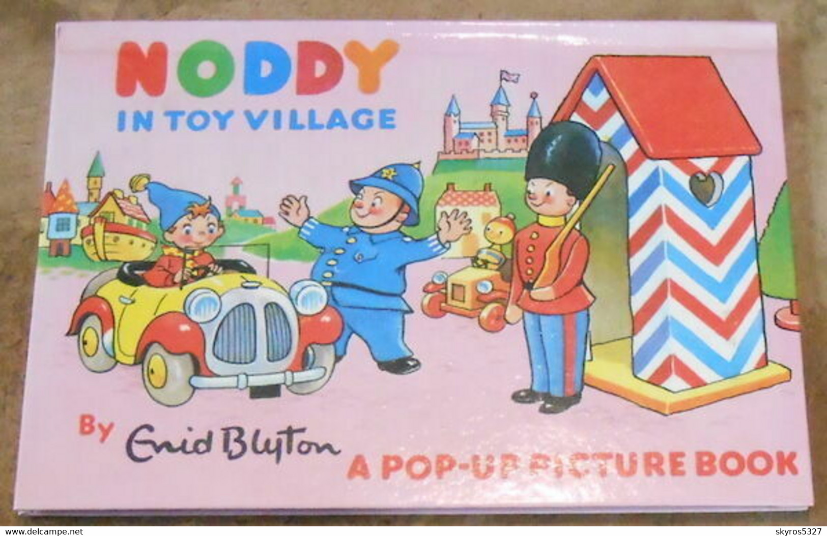 Noddy In Toy Village A Pop-Up Picture Book - Livres Animés