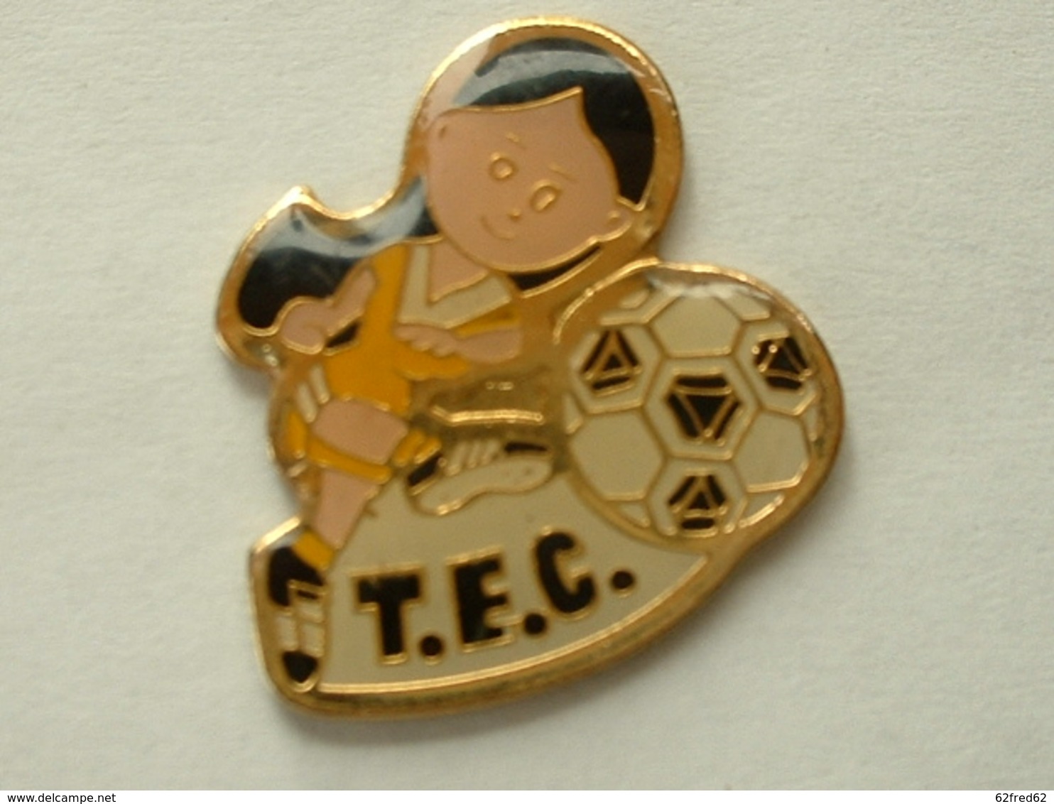 PIN'S FOOTBALL FEMININ - TEC - Football