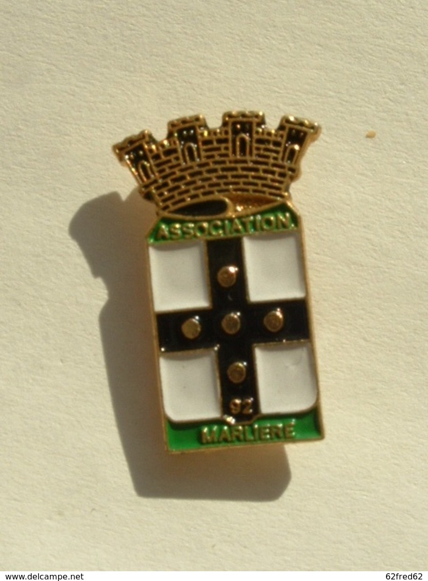 PIN'S ASSOCIATION MARLIERE  - TOURCOING - BLASON - Cities