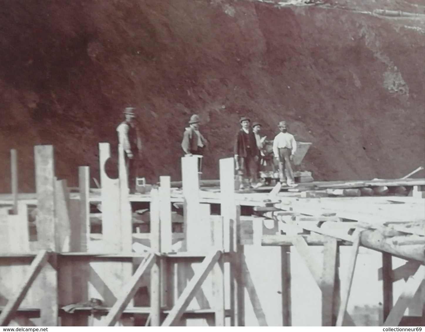 Ancienne Photo De La Construction Du Fort CHAPOLY Vers 1891 SAINT GENIS LES OULLIERES Ceinture Militaire LYON - Anciennes (Av. 1900)