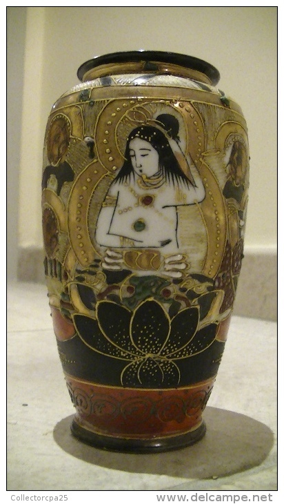 Ancien Vase En Porcelaine Asie Chine Ou Japon Hauteur 15 Cm Diamètre 8 Cm Signé - Art Asiatique