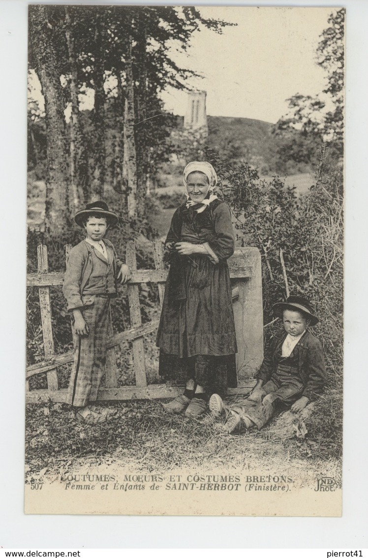 BRETAGNE - COUTUMES MOEURS ET COSTUMES BRETONS - Femme Et Enfants De SAINT HERBOT - CMCB N° 507 - Bretagne