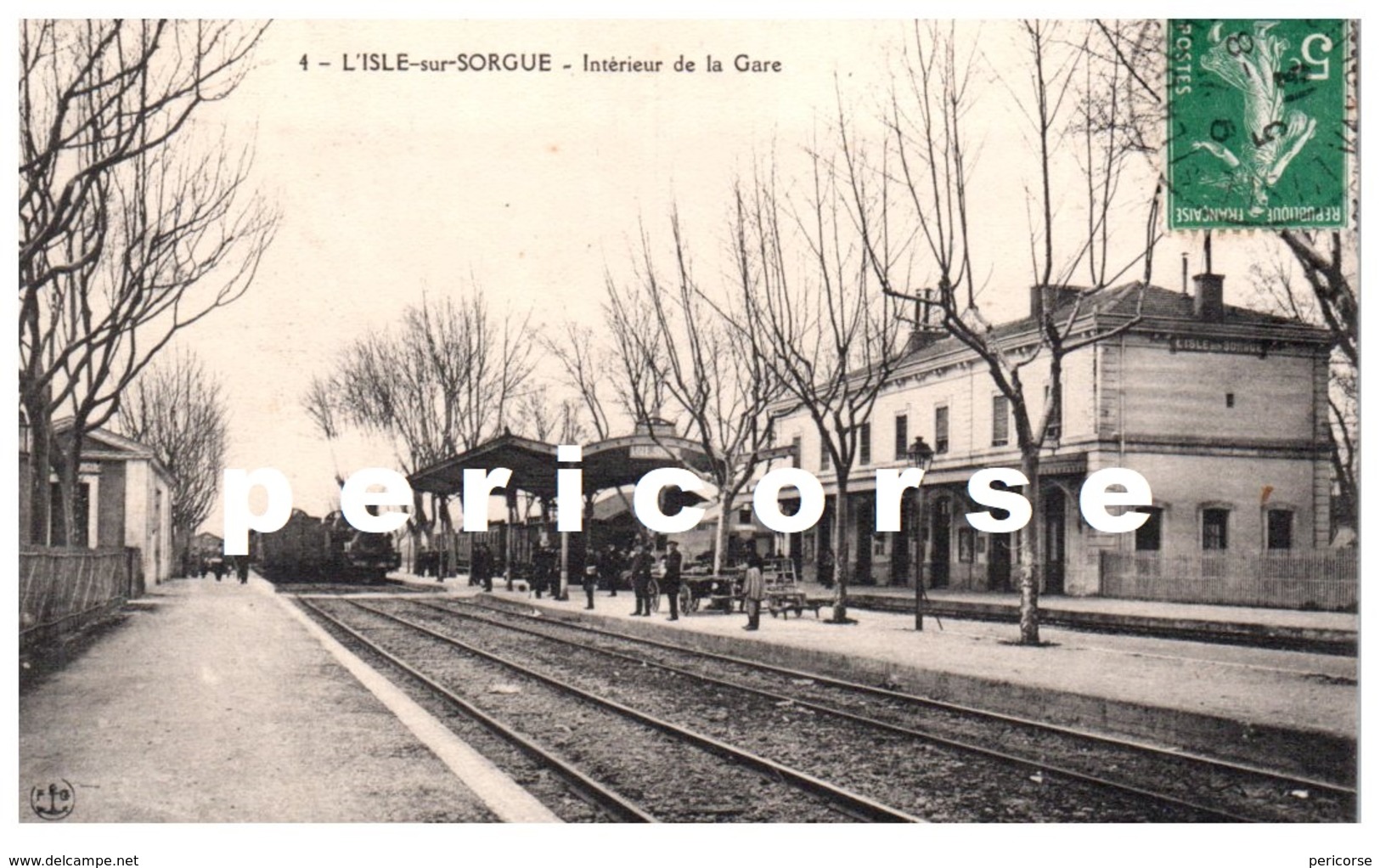 84  L'Isle Sur Sorgue  Intérieur De La Gare - L'Isle Sur Sorgue