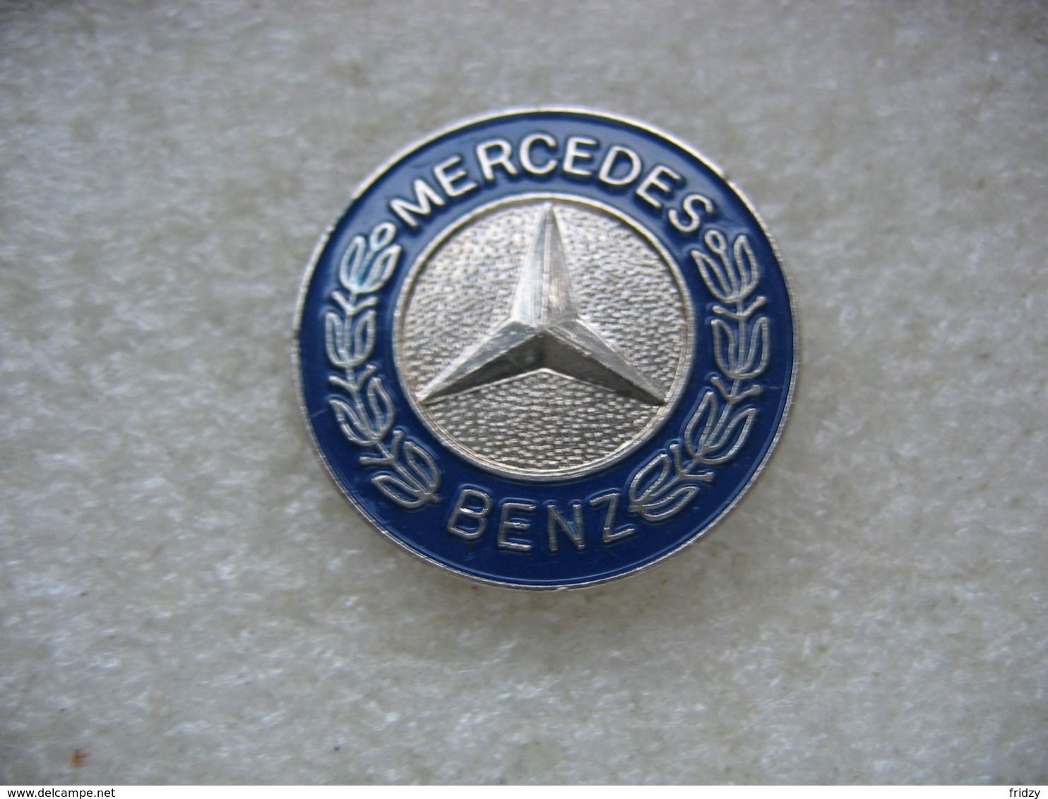 Pin's étoile Des Automobiles Mercedes Benz (Diam 25mm) - Mercedes