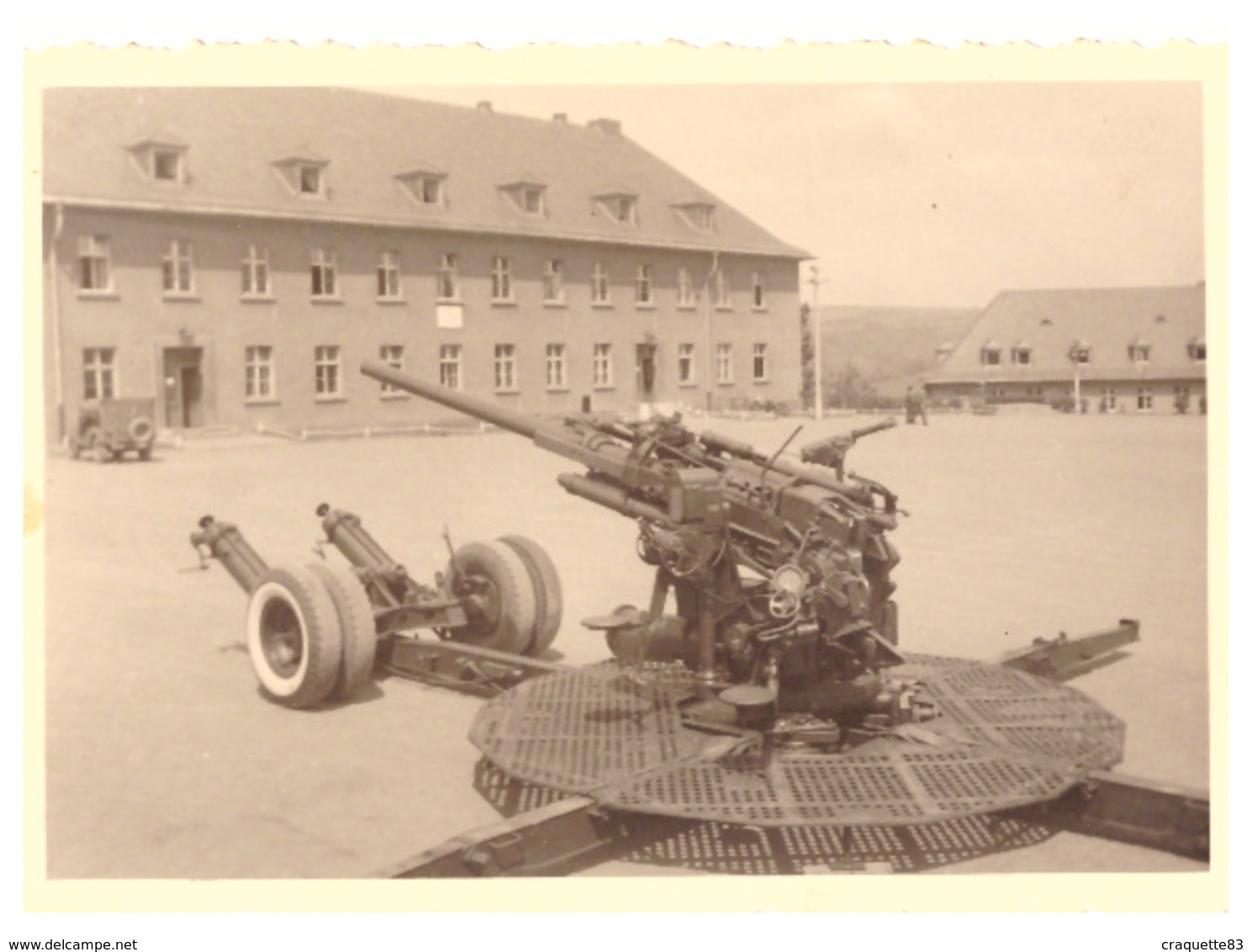 "SOUVENIR DE L'ECOLE D'APPLICATION D'ARTILLERIE A IDAR OBERSTEIN-   UN CANON DE 90 BEAUFORT    ANTIAERIENNE - War, Military