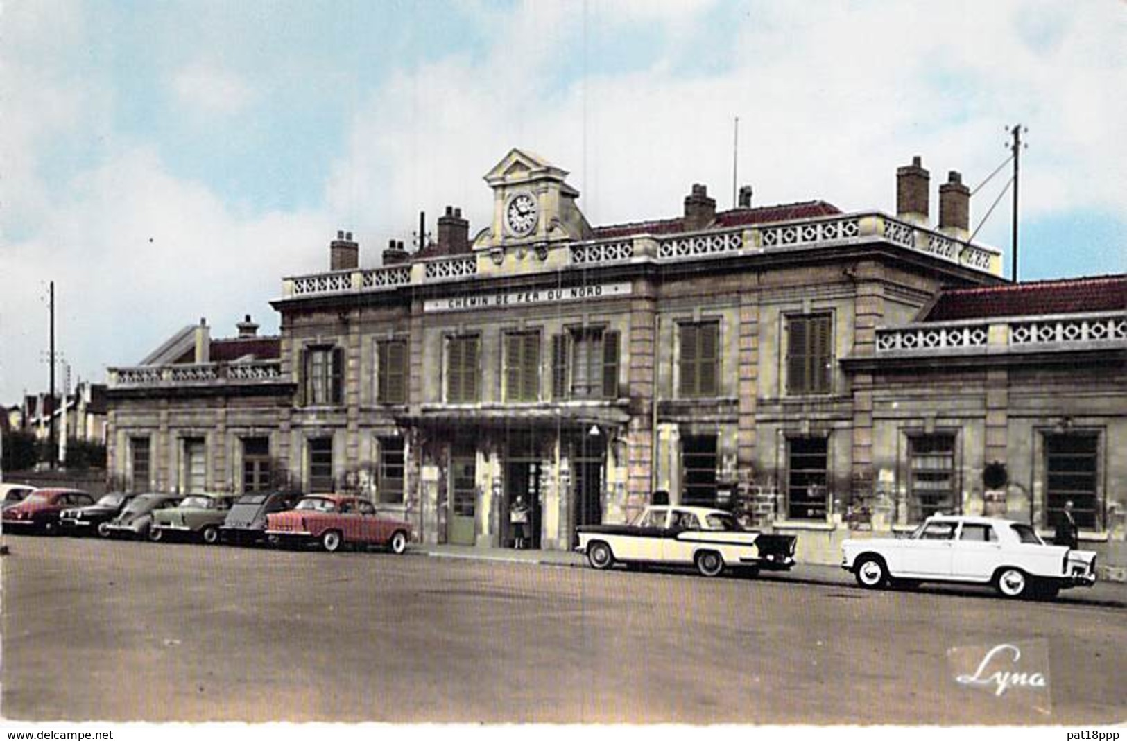 95 - SANNOIS Place De La Gare ( Automobiles En 1er Plan : 404 2 CV Aronde Limousine ?) Jolie CPSM Dentelée Colorisée PF - Sannois