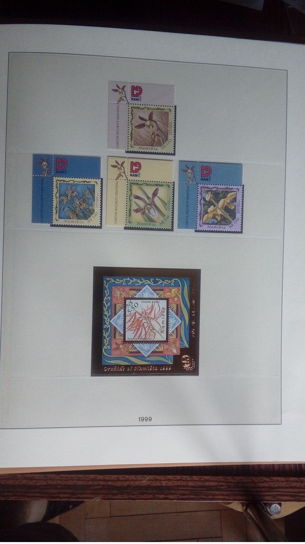 Francobolli namibia album e fogli linder con francobolli 1990 - 2006