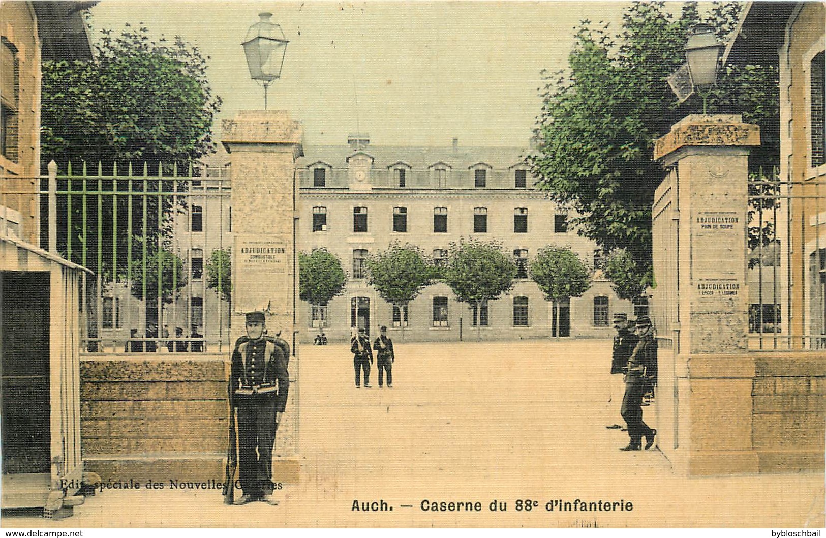 CPA 32 Gers Auch Caserne Du 88e Infanterie Militaria Colorisée Toilée - Auch